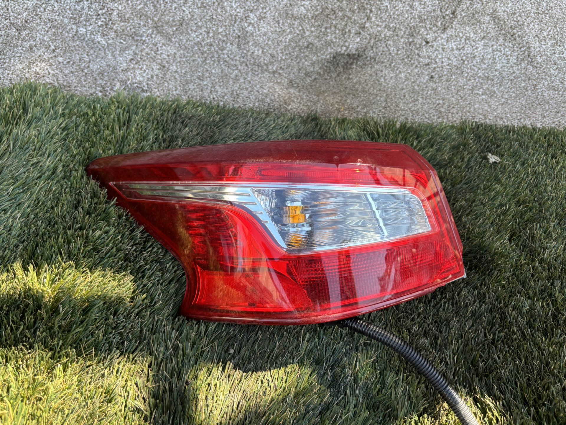 Sentra Taillight Lh Driver Side