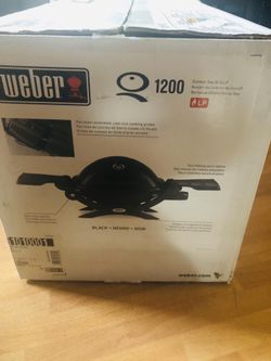 Weber Q1200 gas grill