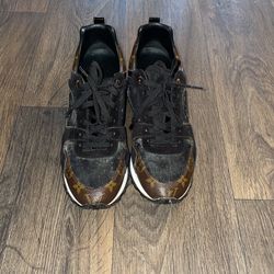 Louis Vuitton Runaway Sneakers Size 8
