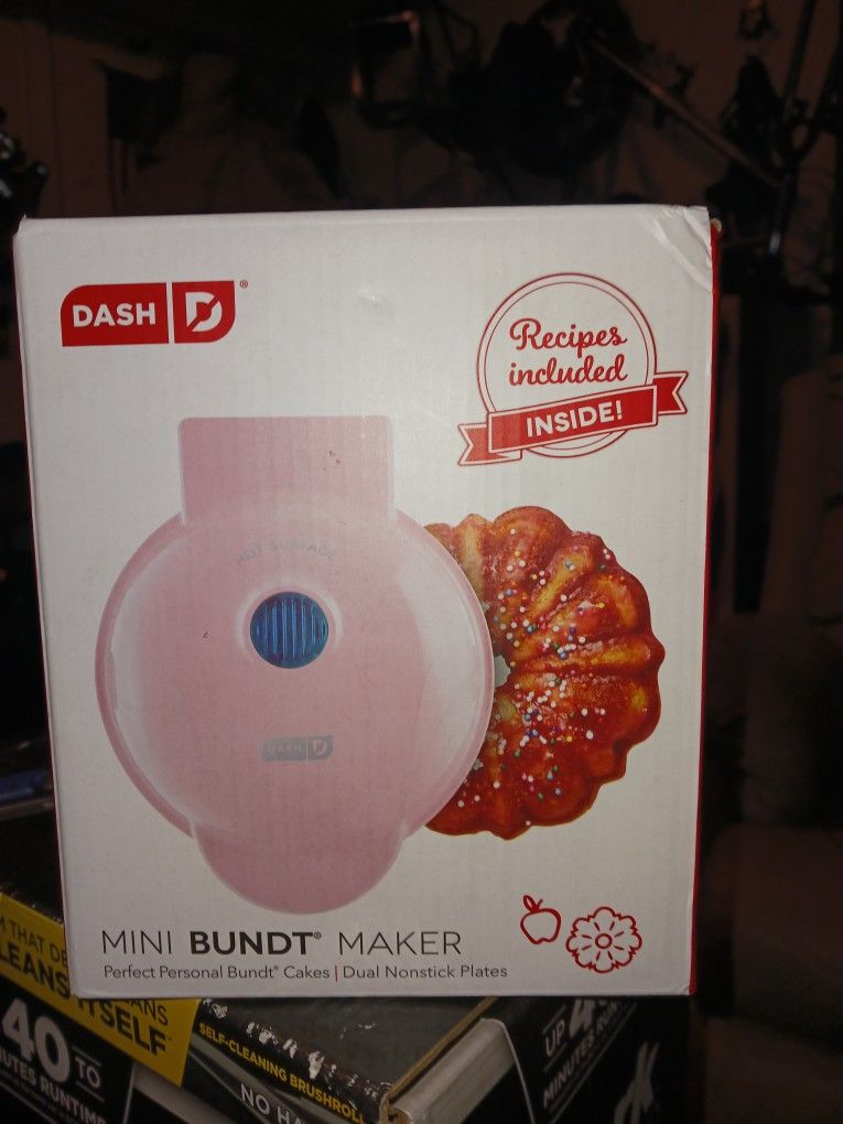 Mini Bundt Cake Maker for Sale in Vancouver, WA - OfferUp