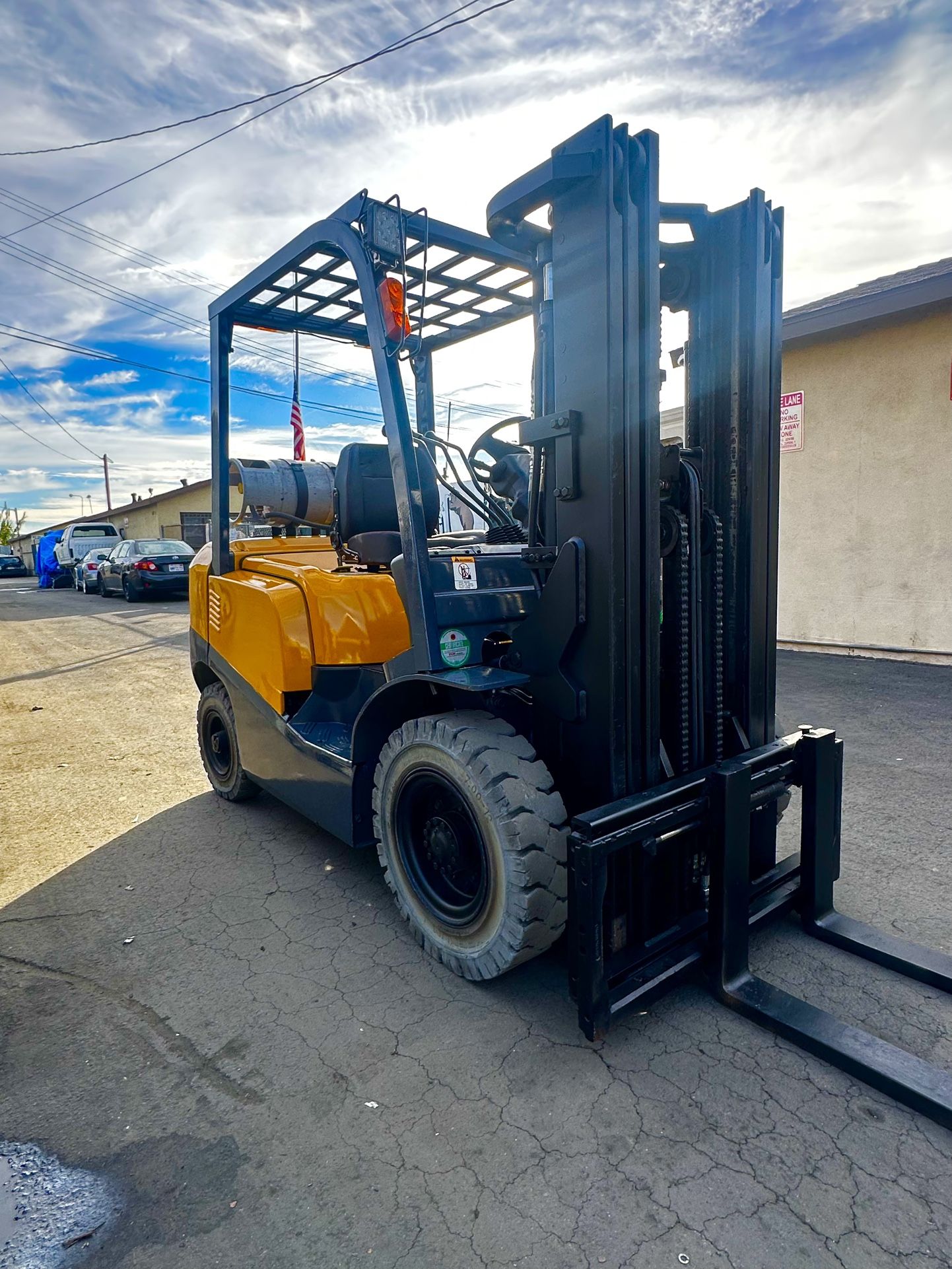 2012 Tcm Nissan forklift 5000 pound capacity with pneumatic tires