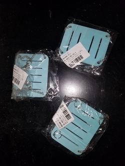 Small Animall Swings for Cages. Bought but wasnt what i wanted. 3 of them. Brand New still in packaging