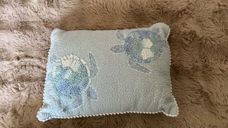 Sea turtle decorative pillow