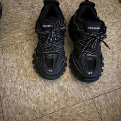 balenciaga tracks size 41