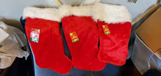 14 NEW PLUSH Red Stockings