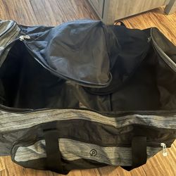 Protege 24" Rolling Duffle Bag Massive Luggage Bag Black Gray Pull Handle Soft