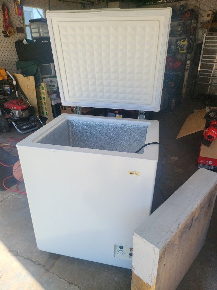 Magic Chef Freezer