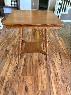 Gorgeous early 1900's tiger oak parlor side table