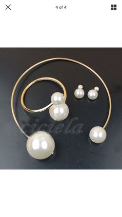 Cute three piece pearl set!