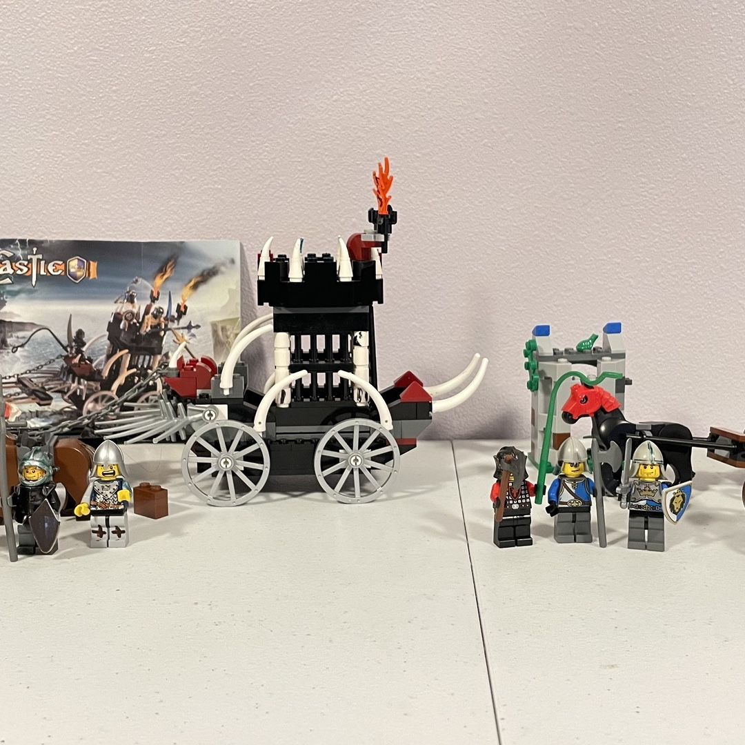 2 LEGO CASTLE SETS 7092 70401 for Sale in Bellevue WA OfferUp