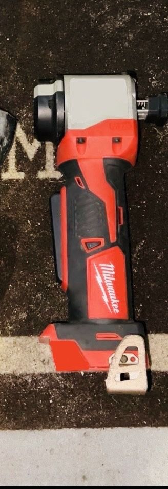 Milwaukee Cordless M18 18volt Cable Stripper Like New