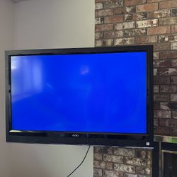 42 In Vizio Flat Screen TV With Wall Mount 