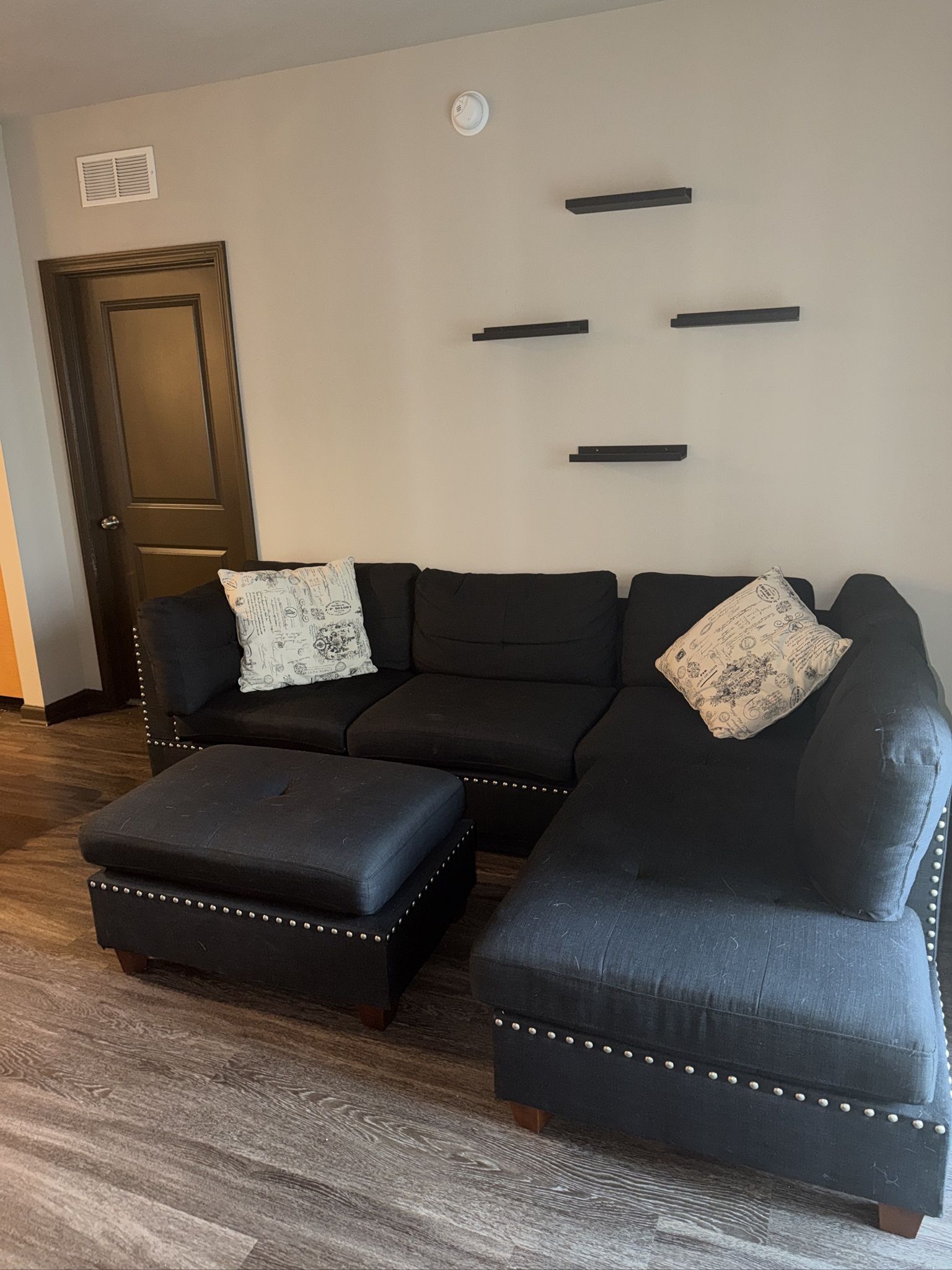 Black Sectional Couch 