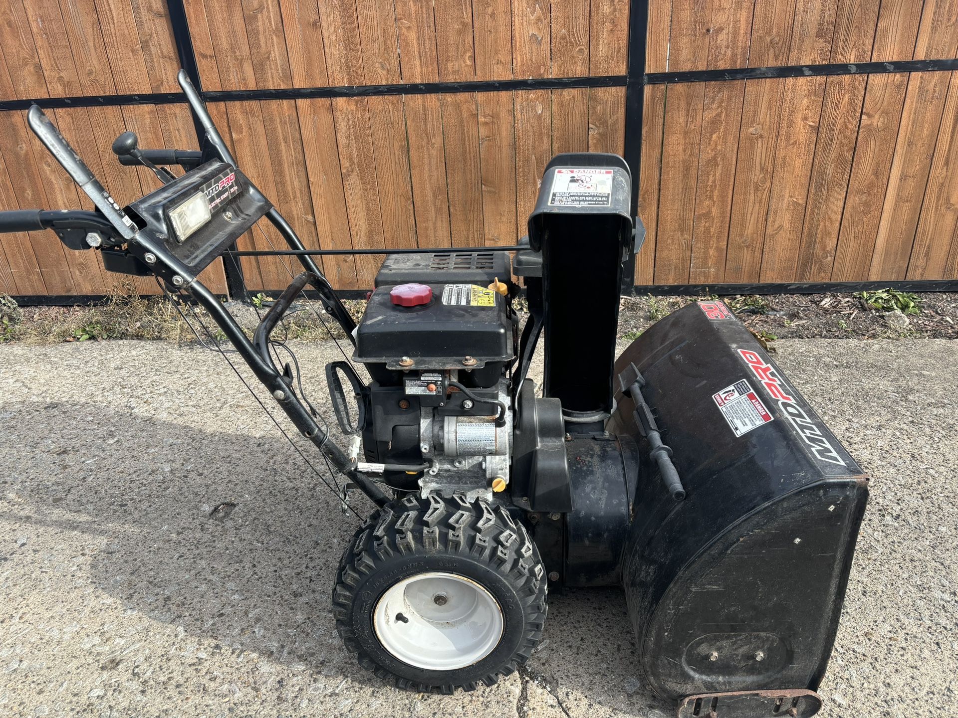 MTD PRO SUPER DUTY SNOW BLOWER RUNS EXCELLENT