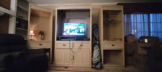 Sturdy TV Cabinet Set 