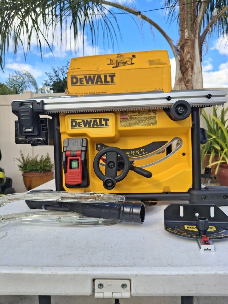 Dewalt 8-1/4" Portable Table Saw