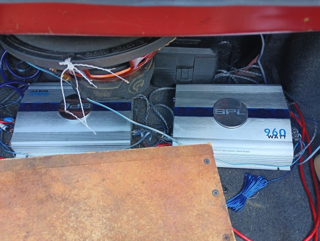 12 Inch Kicker And Two Amps