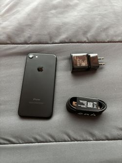 Apple iPhone 7 Unlocked 
