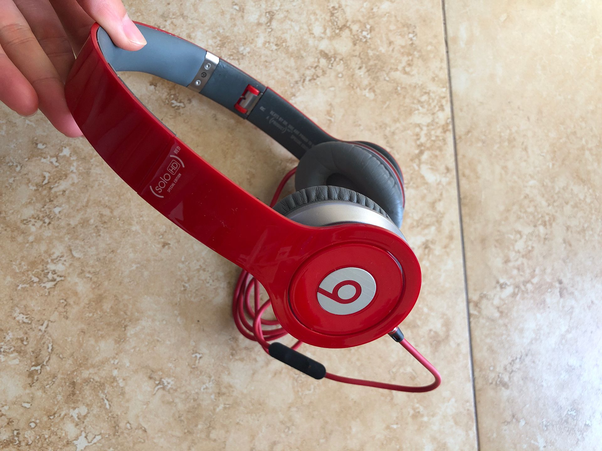 Beats Solo HD wired headphone Red color used )No Bluetooth)
