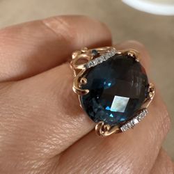 10 K London Tapaz, Rose  Gold Ring 14 K Gold Size 7/7.5 