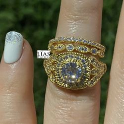 New 18k Yellow Gold Wedding Ring Set 