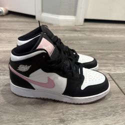 Air Jordan 1 Mid White Black Light Arctic Pink