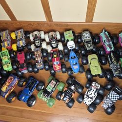 Monster Trucks - Lot Of 25
