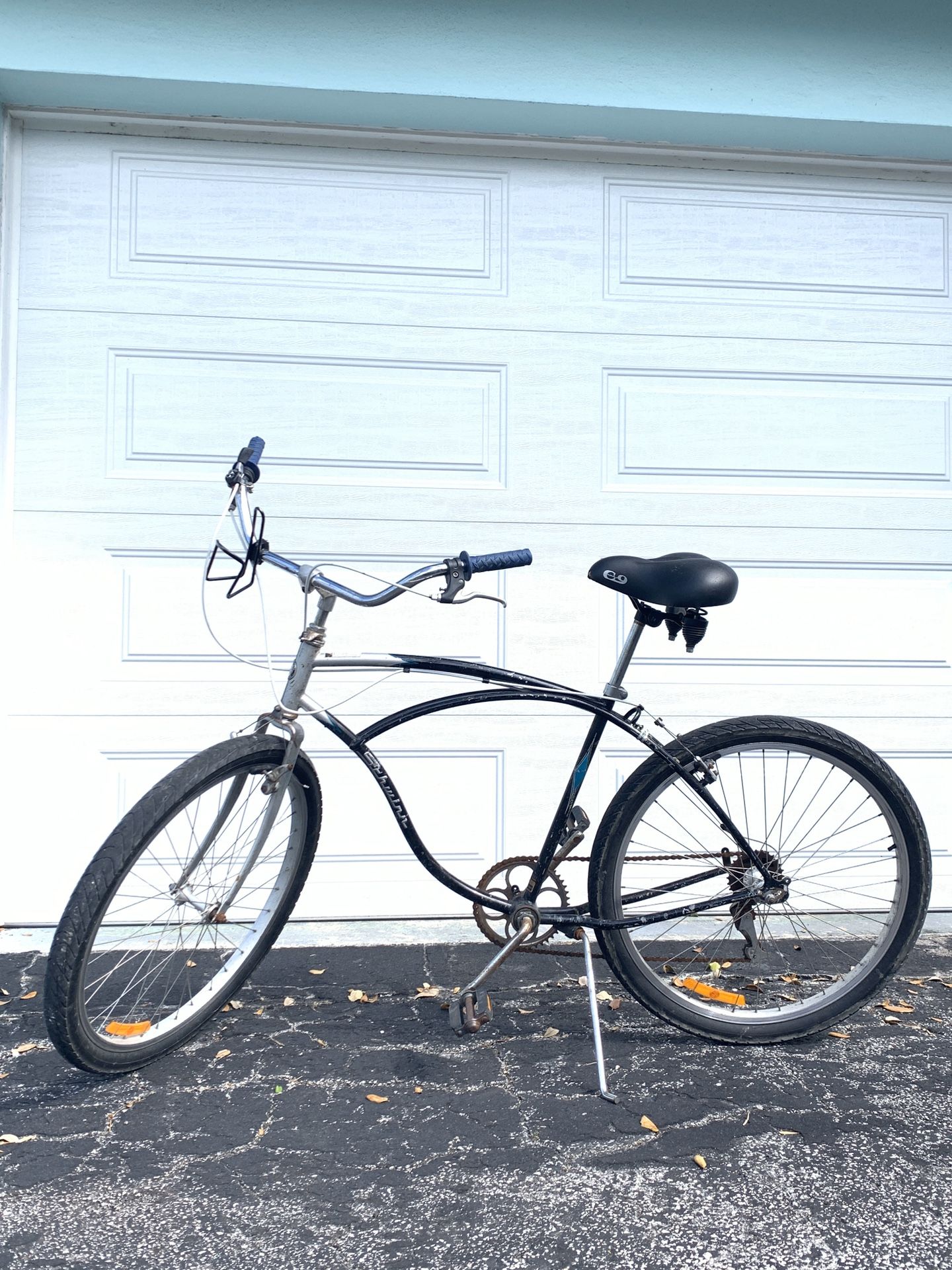 Schwinn 6 speed cruiser.