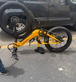 FAT TIRE E-BIKE Great for outdoor fun