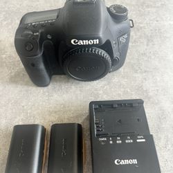 Canon EOS 7D DSLR Camera Body Only - DS126251 works Great