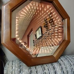 Infinity mirror light