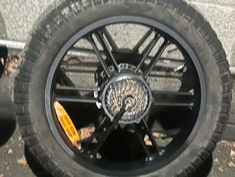 E bike tire and rims with cassette