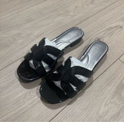 NEW Jones New York Roselly Size 8 Black Strappy Slide Sandals