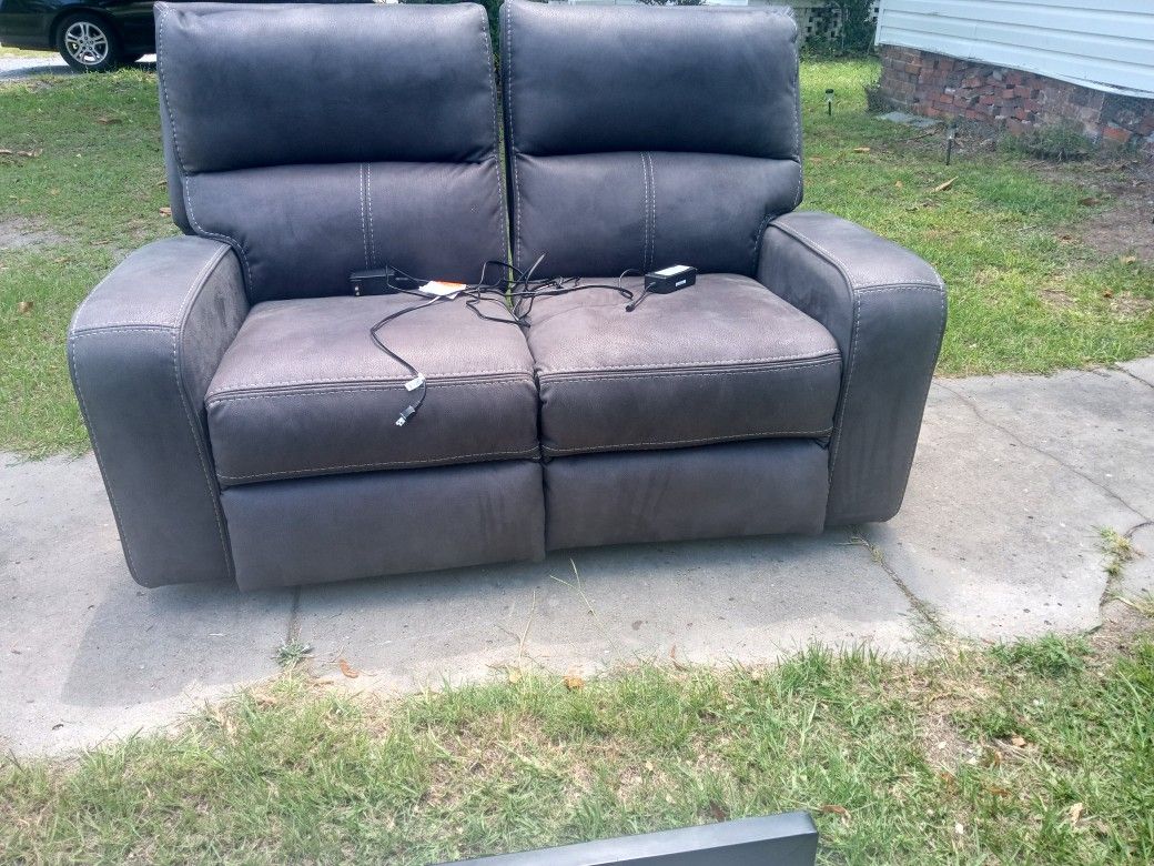 Brand New Love Seat Electric