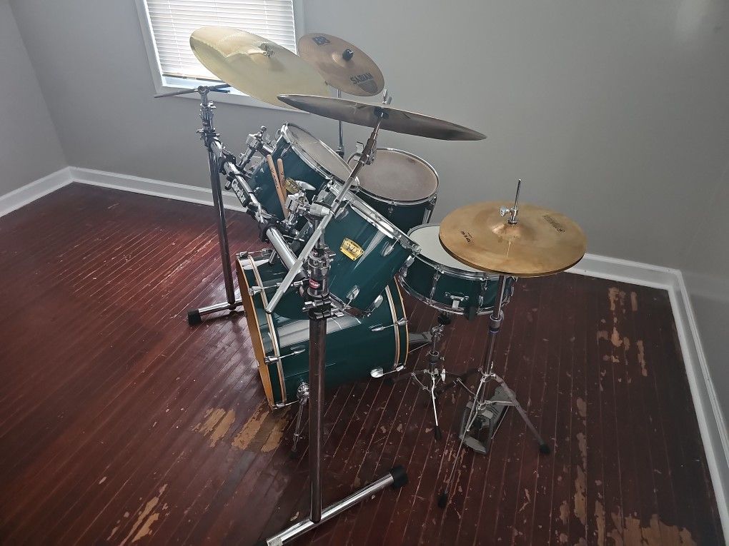 Yahama Drum Set