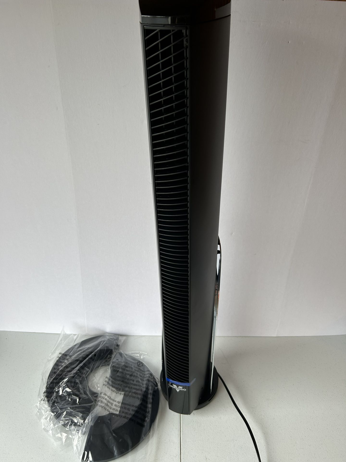 Vornado OSCR37 Oscillating Tower Fan & Air Circulator with Remote 37