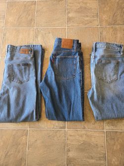 Jeans calvin klein levi y eunina Size 27 y 28