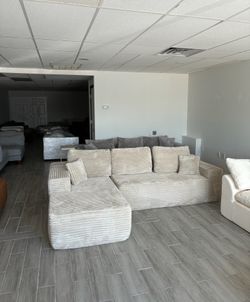Beige Sectional Couch / Sofa [FREE Delivery🚚]