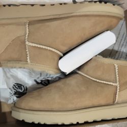 New-In-Box UGG Women's CLASSICULTRA MINI  BOOTS