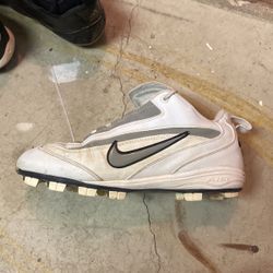 Nike Women’s Size 9 Baseball Cleats