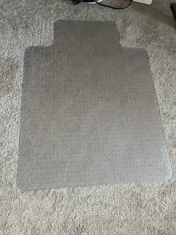 Floor mat for rolling chair