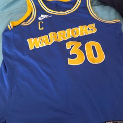Medium 30 Curry Jersey 
