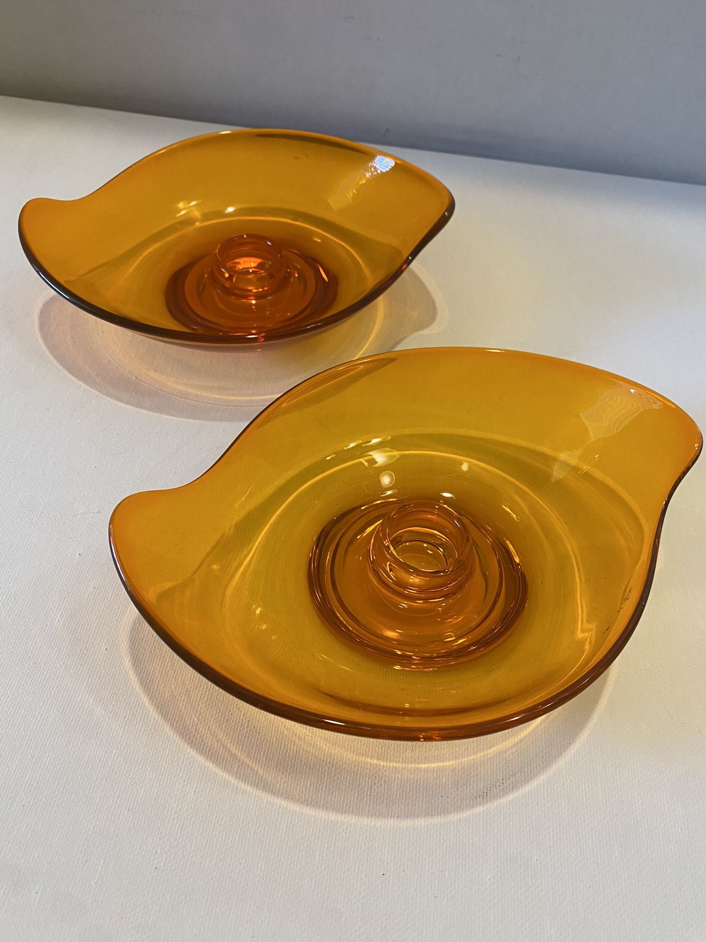 Vintage Viking glass orange / persimmon Candle holders. MCM decor. Gorgeous! Set of 2. Like new !
