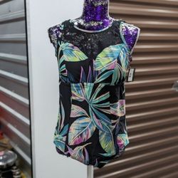 Torrid NWT 1x Plus Size Wireless Swimsuit 