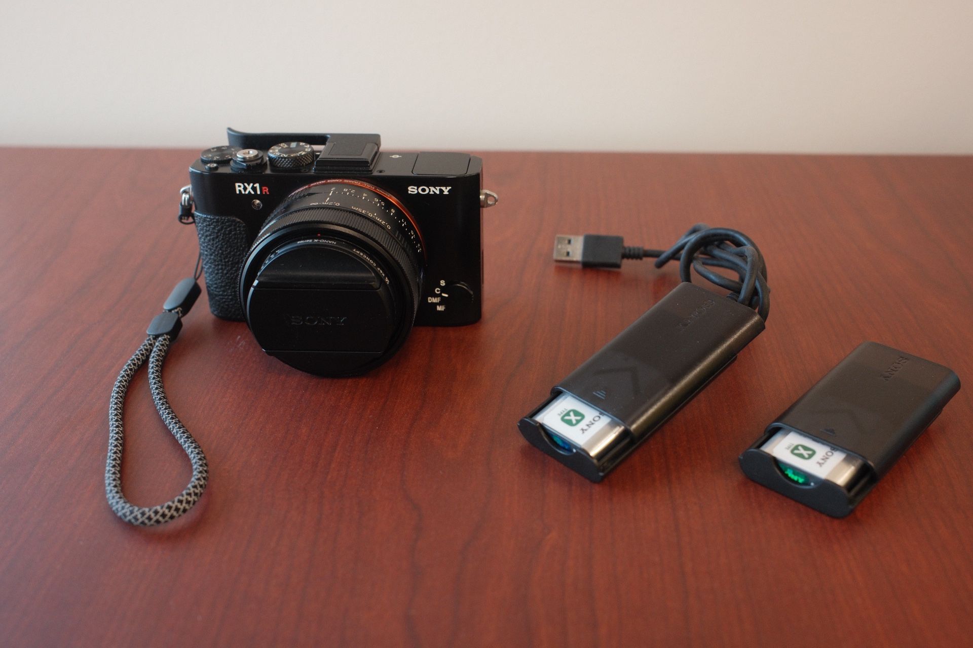 Sony RX1R II 42.4MP 35mm F2 Full Frame Camera RX1RM2 RX1R2