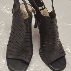 VINCE  CAMUTO High  HEELS  7.5M