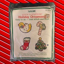 Vintage Titan felt Christmas Holiday Ornaments Kit called Stitch ‘N Stuffems