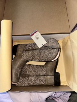 Women’s Pink Ariat Round-Up Remuda Western Boots – Size [6W] – Like New