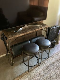 Bar table & 2 stools
