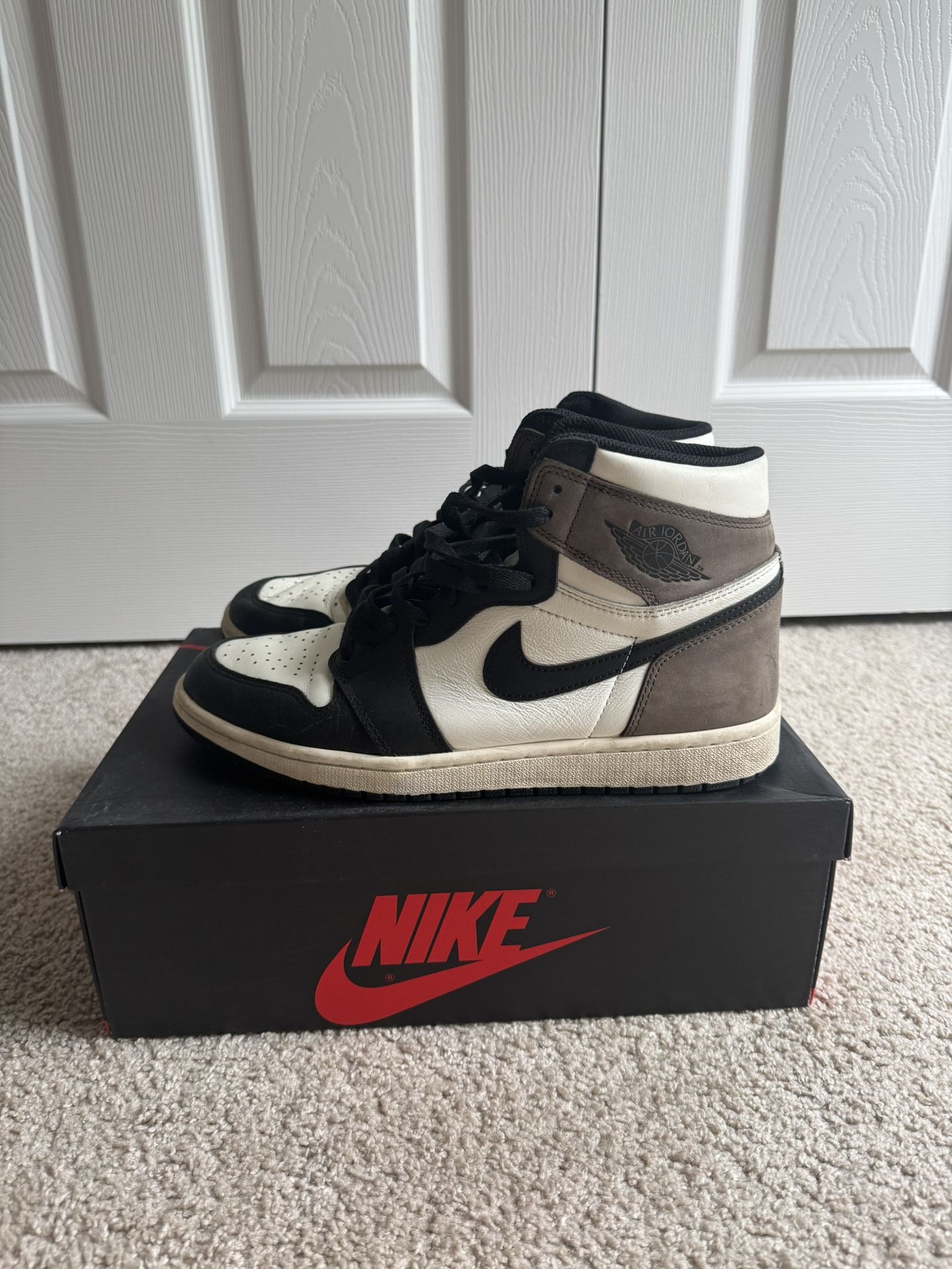 Jordan 1 Retro High Dark Mocha